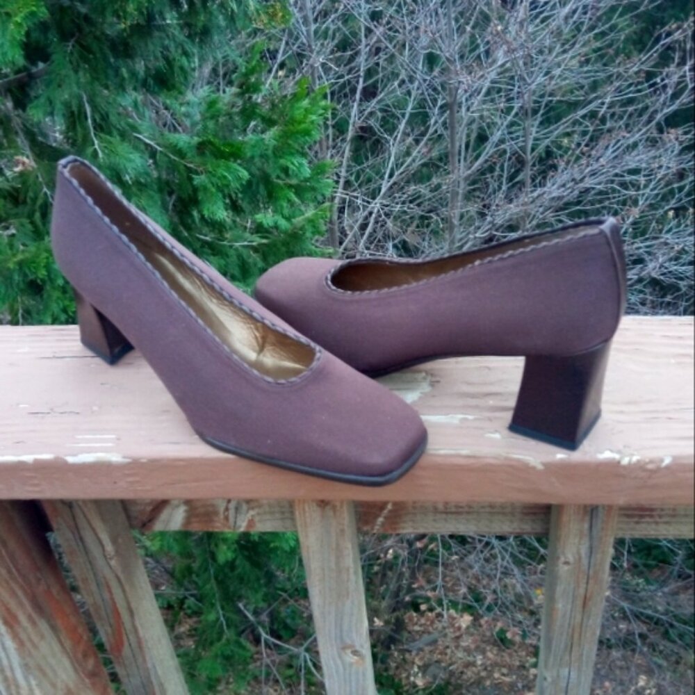 Stuart Weitzman chunky heel pumps sz 9 1/2 NEW